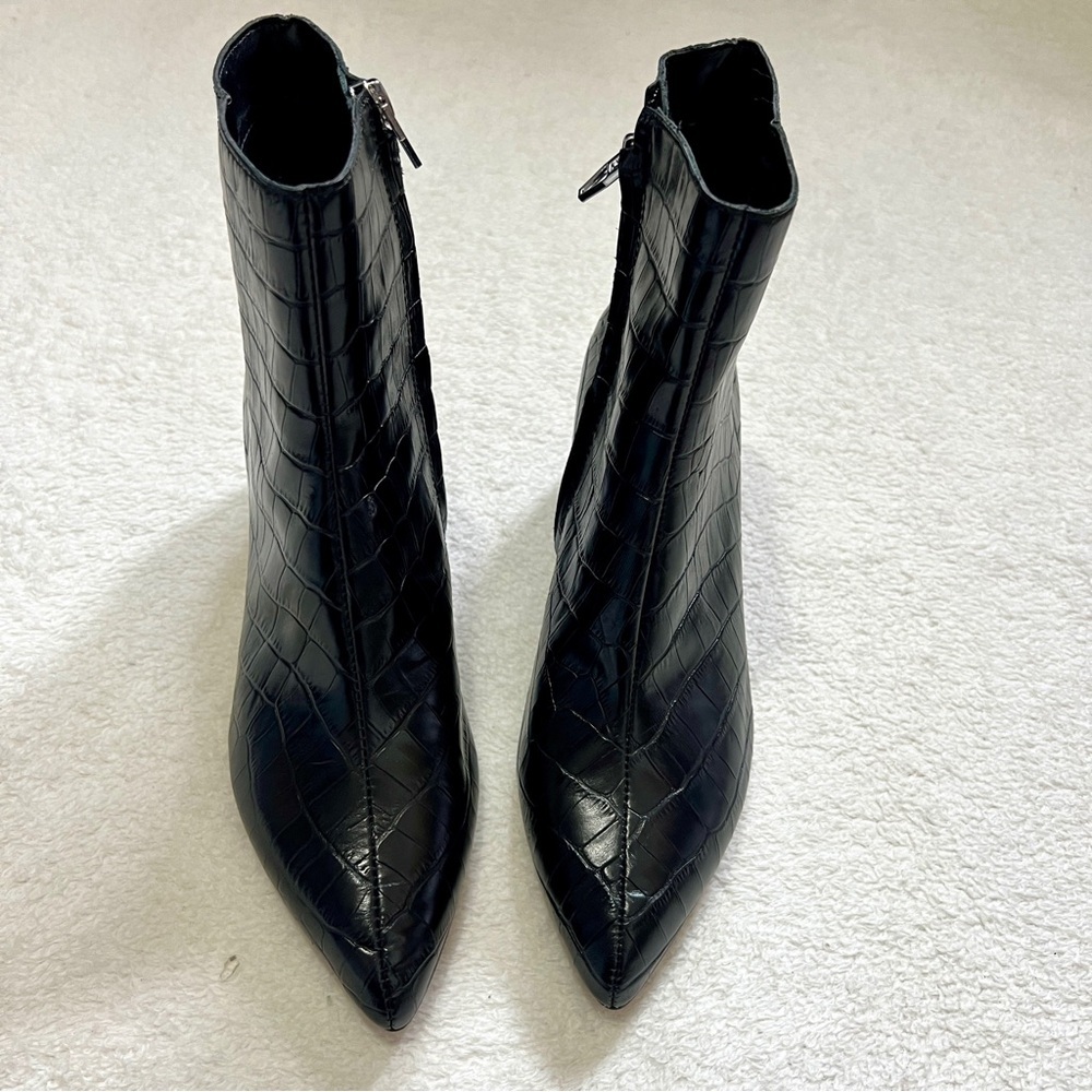 Dolce Vita NWOB Bel Crocodile Print Leather Ankle Boots - Size 6.5 - Picture 2 of 14